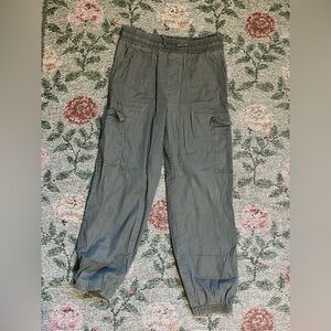 Hurley dark gray cargo pants 
Boys size 12-13 years (large)